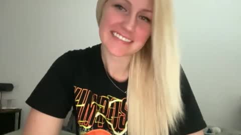 smexxii93 online show from 03-04-26, 04:35