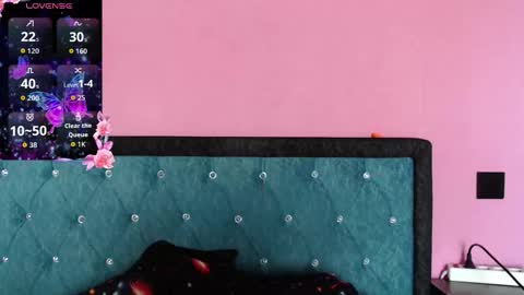 smile_cute_fox online show from 03-30-26, 04:24