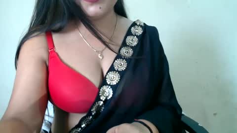 Snapshot of smiley_queen99 chatting on 06-30-26, 09:54 smiley online show from 06-30-26, 09:54