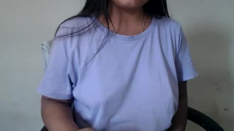 Snapshot of smiley_queen99 chatting on 07-28-26, 04:19 smiley online show from 07-28-26, 04:19