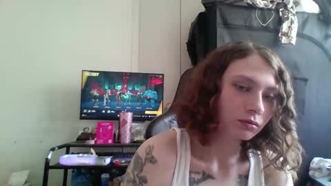 Snapshot of smoothvodka chatting on 04-18-26, 07:58 Bambi--Vodka online show from 04-18-26, 07:58
