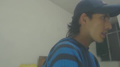 snackontime19 online show from 09-28-25, 04:18