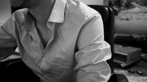 sneaky1985 online show from 02-26-26, 03:44