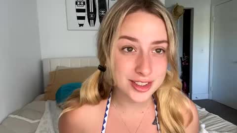 Sneaky Sadie online show from 02-28-25, 06:31