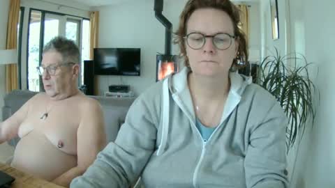 Snoeske and Woodwurm online show from 12-08-24, 01:25