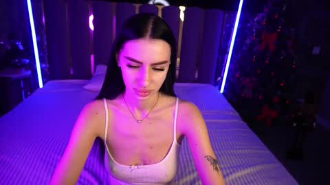 Snapshot of snow_whiteeex chatting on 12-23-25, 06:33 snow_whiteeex online show from 12-23-25, 06:33