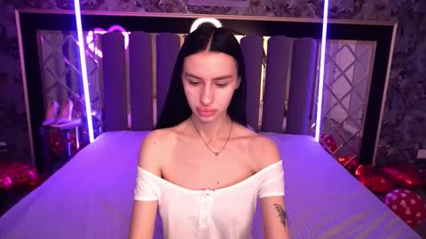 Snapshot of snow_whiteeex chatting on 02-14-26, 06:43 snow_whiteeex online show from 02-14-26, 06:43