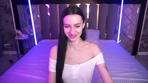 Snapshot of snow_whiteeex chatting on 03-07-26, 06:43 snow_whiteeex online show from 03-07-26, 06:43