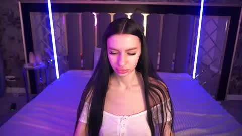 Snapshot of snow_whiteeex chatting on 03-08-26, 06:39 snow_whiteeex online show from 03-08-26, 06:39