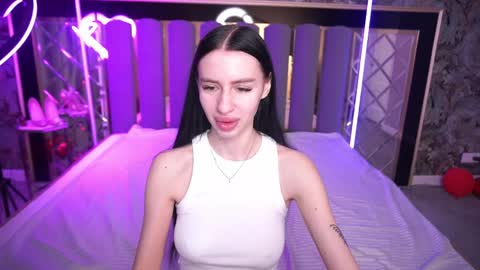 Snapshot of snow_whiteeex chatting on 03-31-26, 05:52 snow_whiteeex online show from 03-31-26, 05:52