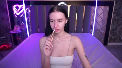 Snapshot of snow_whiteeex chatting on 04-12-26, 05:45 snow_whiteeex online show from 04-12-26, 05:45