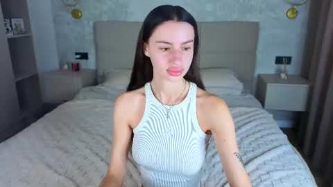 Snapshot of snow_whiteeex chatting on 06-26-26, 04:39 snow_whiteeex online show from 06-26-26, 04:39