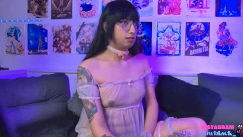 Snapshot of snowblack_ chatting on 05-06-26, 04:01 Snow and Bubble online show from 05-06-26, 04:01