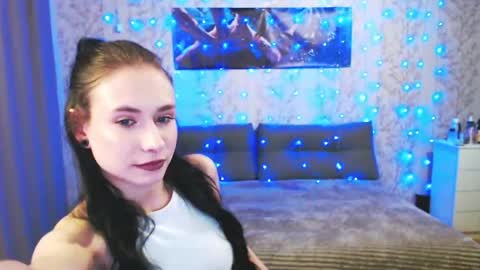 SnowWhate 00 online show from 04-06-26, 06:53