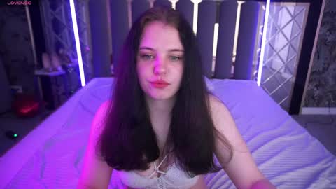 Snapshot of snowwhite_bella chatting on 04-18-26, 07:58 snowwhite_bella online show from 04-18-26, 07:58