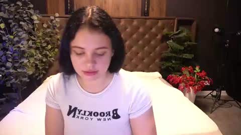 Snapshot of snowwhite_bella chatting on 07-17-26, 07:41 snowwhite_bella online show from 07-17-26, 07:41