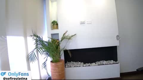 soffi_rousel_ online show from 11-19-25, 07:03