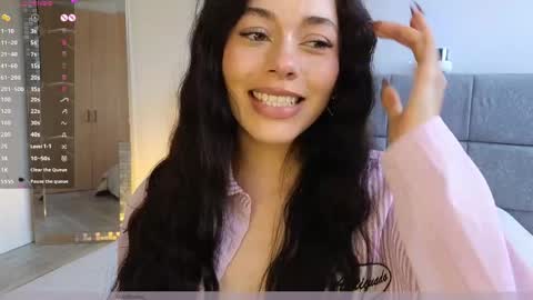 Snapshot of soffimoon_ chatting on 05-19-26, 08:37 IG Soffimoon I THANK YOU FOR LEAVING YOUR FOLLOW online show from 05-19-26, 08:37