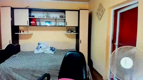 Snapshot of soffy_skye chatting on 07-18-26, 05:44 Soffy online show from 07-18-26, 05:44