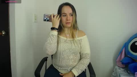  LAURA SOFIA  online show from 04-11-26, 07:51