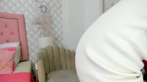 sofia_martinez9 online show from 05-08-26, 08:03