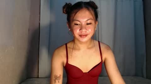 sofia_sweetheart18 online show from 05-15-26, 10:50