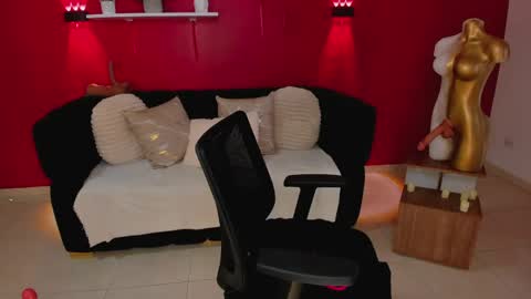 sofia_velvetx online show from 05-06-26, 03:39