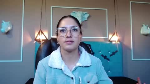 Sofa online show from 10-19-25, 11:11