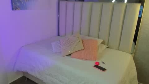 Snapshot of sofiaa_cortes chatting on 01-10-26, 11:34 Sofi online show from 01-10-26, 11:34