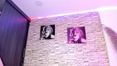 sofiaalarson online show from 06-19-26, 01:48