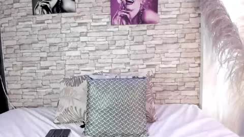 sofiaalarson online show from 07-10-26, 03:36