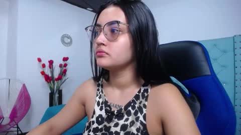 Snapshot of sofiaasexy19 chatting on 03-18-26, 12:08 Sofia online show from 03-18-26, 12:08