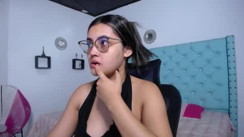Snapshot of sofiaasexy19 chatting on 04-22-26, 12:28 Sofia online show from 04-22-26, 12:28
