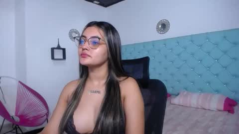 Snapshot of sofiaasexy19 chatting on 04-25-26, 01:41 Sofia online show from 04-25-26, 01:41