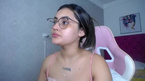 Snapshot of sofiaasexy19 chatting on 05-17-26, 11:01 Sofia online show from 05-17-26, 11:01