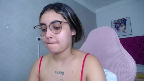 Snapshot of sofiaasexy19 chatting on 05-24-26, 01:38 Sofia online show from 05-24-26, 01:38