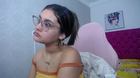 Snapshot of sofiaasexy19 chatting on 05-26-26, 05:20 Sofia online show from 05-26-26, 05:20