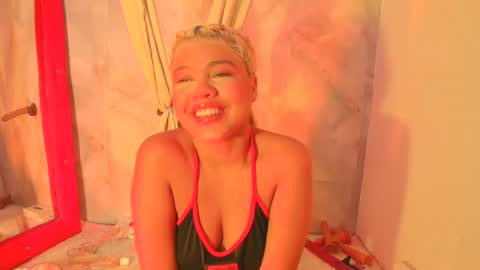 Snapshot of sofiacastillo01 chatting on 06-28-26, 01:28 sofiacastillo01 online show from 06-28-26, 01:28