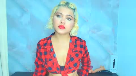 Snapshot of sofiacastillo01 chatting on 07-13-26, 01:36 sofiacastillo01 online show from 07-13-26, 01:36