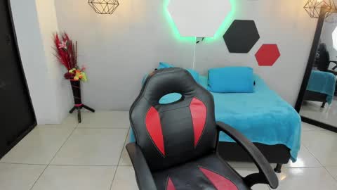 sofia online show from 02-23-25, 02:40