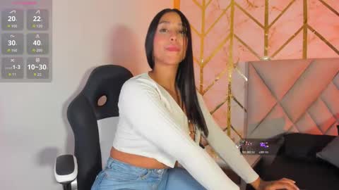 Sofia  online show from 11-17-25, 08:03