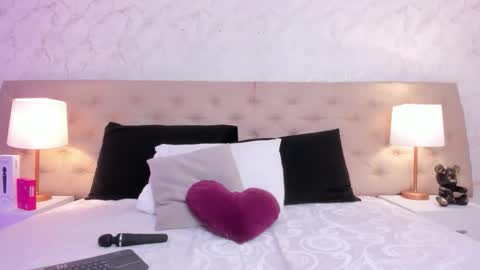 SofiaReyees online show from 04-17-26, 03:15