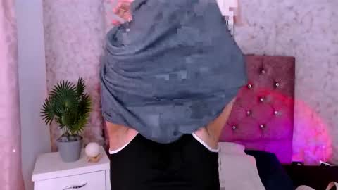 SOFIA online show from 04-10-26, 12:21