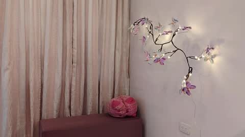 Sofi Bella online show from 04-01-26, 07:00