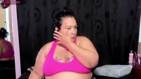 Snapshot of sofie_storm chatting on 06-17-26, 10:50 Vicky online show from 06-17-26, 10:50
