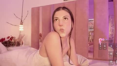 Sofie online show from 03-11-25, 01:12