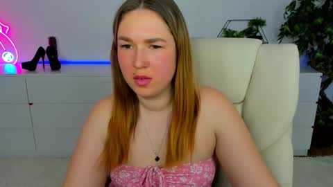 Snapshot of sofii_darling chatting on 03-04-26, 05:41 sofii_darling online show from 03-04-26, 05:41