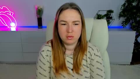 Snapshot of sofii_darling chatting on 03-09-26, 05:50 sofii_darling online show from 03-09-26, 05:50