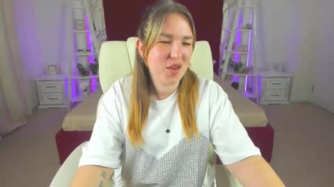 Snapshot of sofii_darling chatting on 03-23-26, 05:39 sofii_darling online show from 03-23-26, 05:39