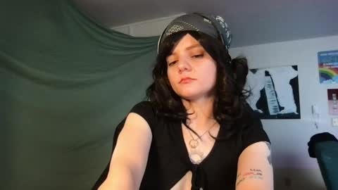 Snapshot of softgothlover chatting on 04-01-26, 01:06 softgothlover online show from 04-01-26, 01:06